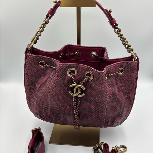 Chanel Paris Rome Drawstring CC Bag Red Python Gabrielle with FULL Inclusion - Picture 2 of 16